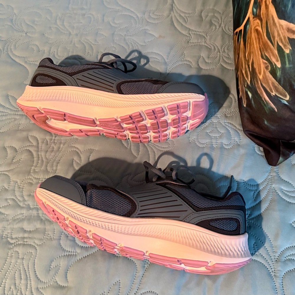 Only worn twice ~ Skechers Womens Go Run Consistent 2.0 Advantage Shoes!! 😎🙌🏻 - Picture 3 of 6